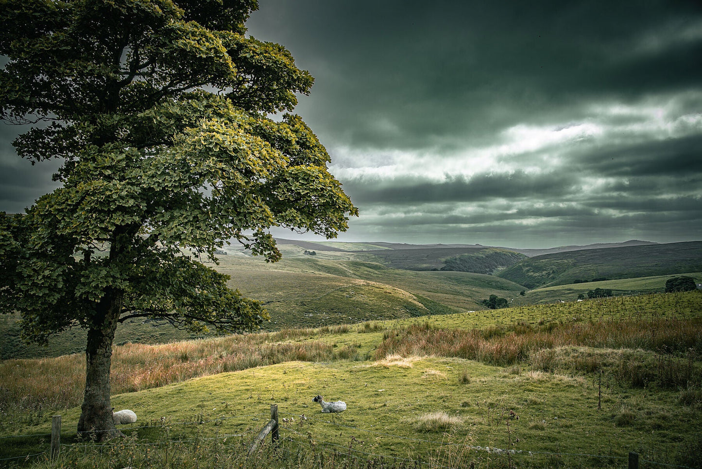 Windy roads by Long Hill, Buxton, Derbyshire, UK