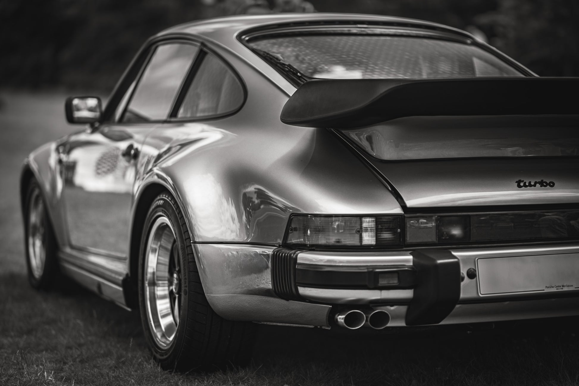 Classic Porsche 911 (930 model) in a car show in Brighton, East Sussex, UK.
Printed on Giclée Hahnemühle Photo Rag, or Fuji Pearl. Photography print, unframed. Automotive art print.