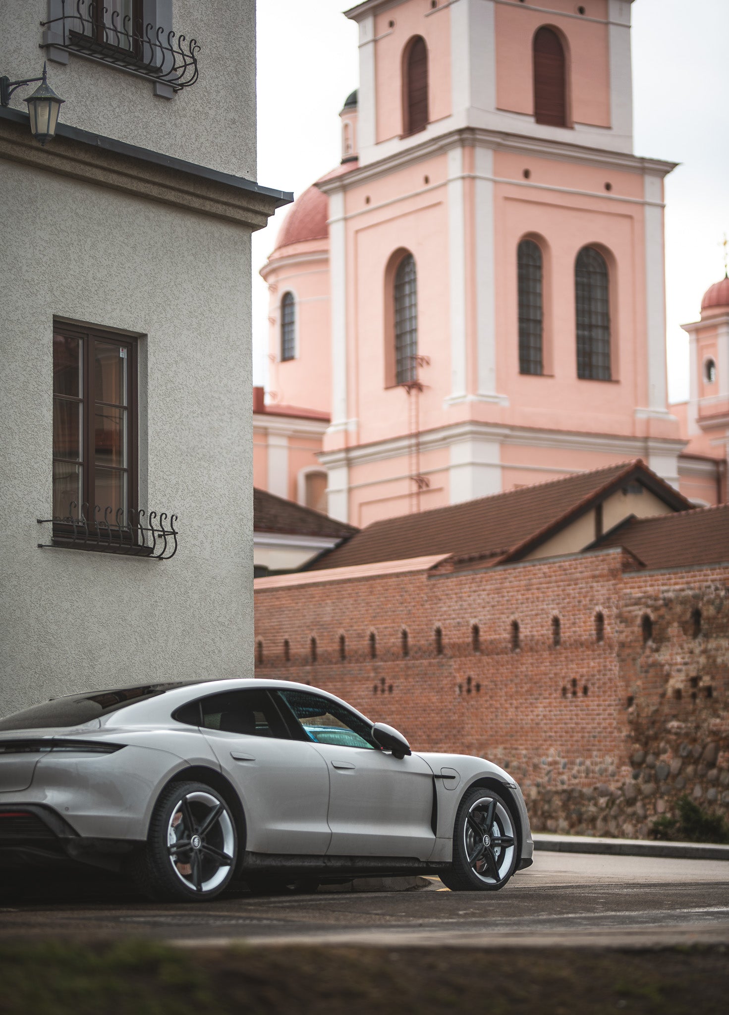 Porsche in a old town, Vilnius, Lithuania.
Printed on Giclée Hahnemühle Photo Rag, or Fuji Pearl. Photography print, unframed. Art print.